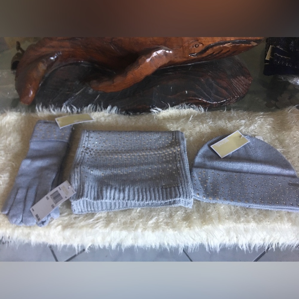 Michael Kors scarf set
